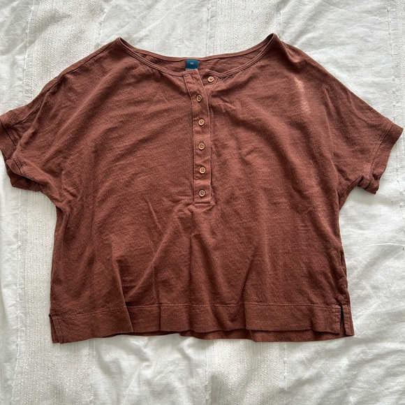 Old Navy Tops - Old navy cropped button t shirt